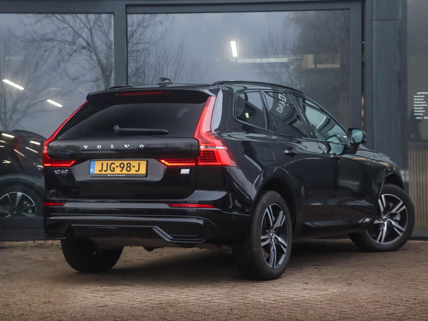 Volvo XC60 T8 AWD Plus Dark 455PK | 360 Cam | 20'' | Winterpakket