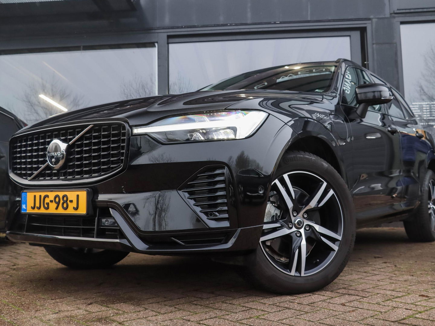 Volvo XC60 T8 AWD Plus Dark 455PK | 360 Cam | 20'' | Winterpakket