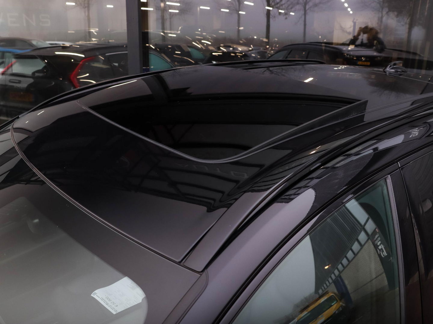 Volvo XC60 T8 AWD Plus Dark 455PK | 360 Cam | 20'' | Winterpakket