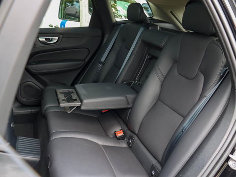 Volvo XC60 T8 AWD Plus Dark 455PK | 360 Cam | 20'' | Winterpakket