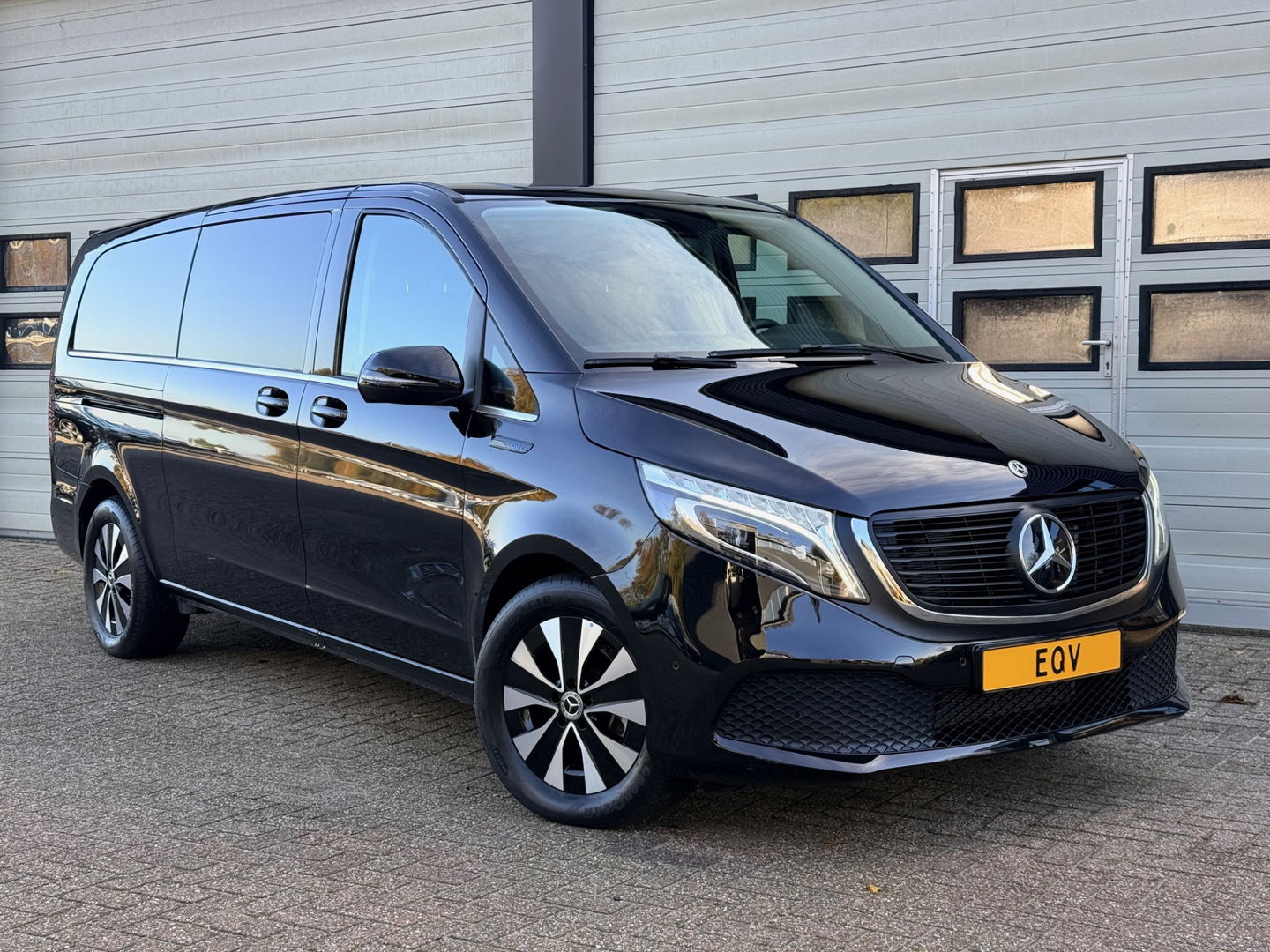 Mercedes-Benz EQV 300 90kWh SoH 96,2 % L3 Extra Lang - 8 Zits - Leder - elc. Schuif