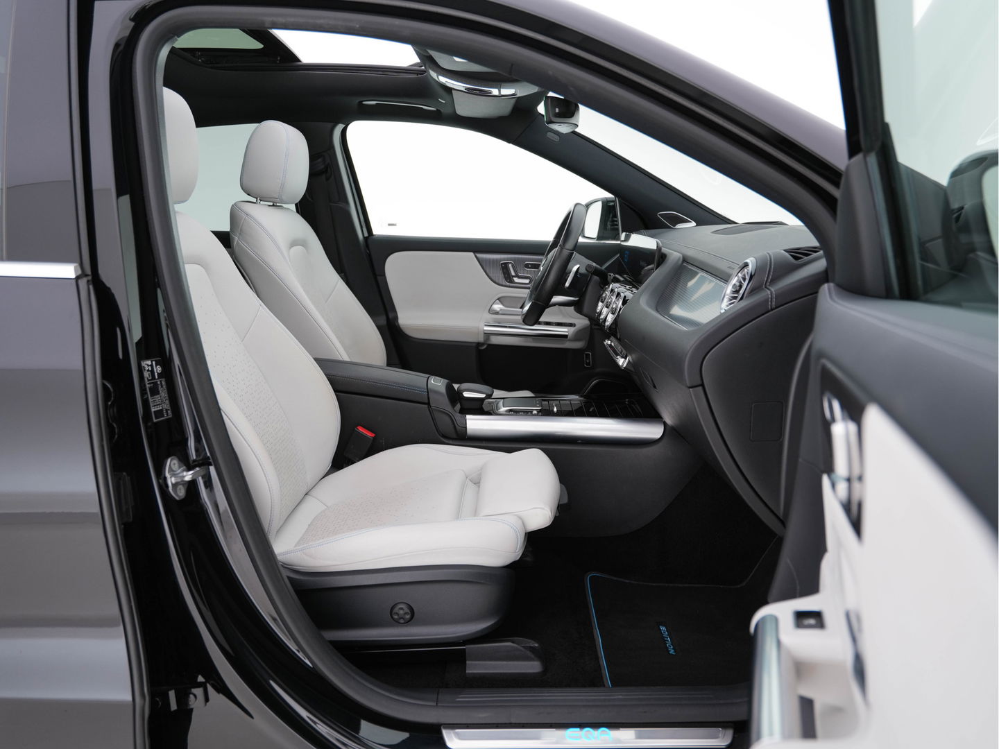 Mercedes-Benz EQA 250 Edition-1 Sport-Pack 67 kWh [ 3-Fase ] *PANO | HEAD-UP | DISTRONIC-PLUS | BURMESTER-AUDIO | WIDE-SCREEN-DIGI-COCKPIT | FULL-LED | FUFLL-LEATHER | MEMORY-PACK | TOP-VIEW | NAVI-FULLMAP | DAB+ | KEYLESS | HEATED-SPORTSEAT