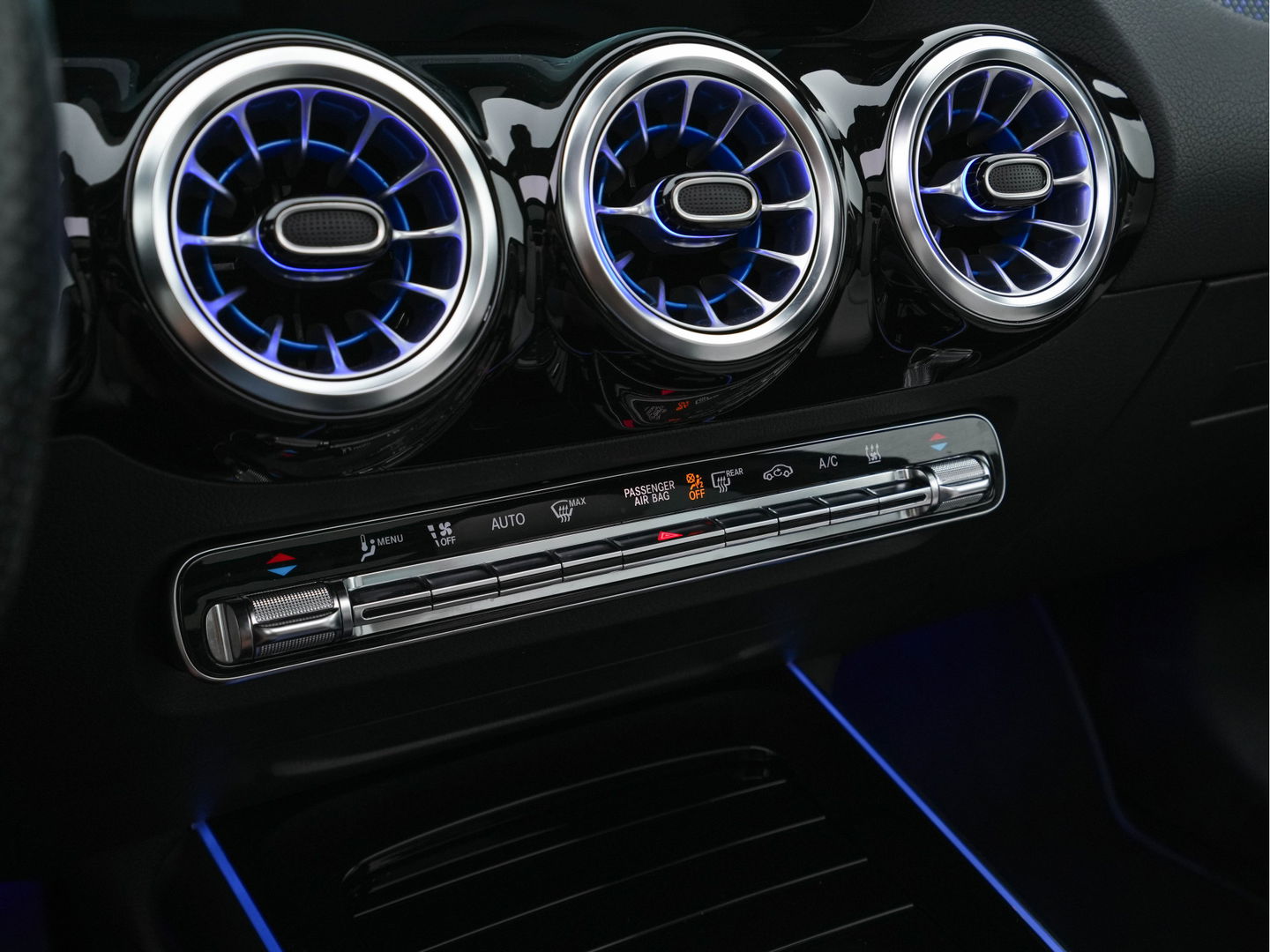 Mercedes-Benz EQA 250 Edition-1 Sport-Pack 67 kWh [ 3-Fase ] *PANO | HEAD-UP | DISTRONIC-PLUS | BURMESTER-AUDIO | WIDE-SCREEN-DIGI-COCKPIT | FULL-LED | FUFLL-LEATHER | MEMORY-PACK | TOP-VIEW | NAVI-FULLMAP | DAB+ | KEYLESS | HEATED-SPORTSEAT