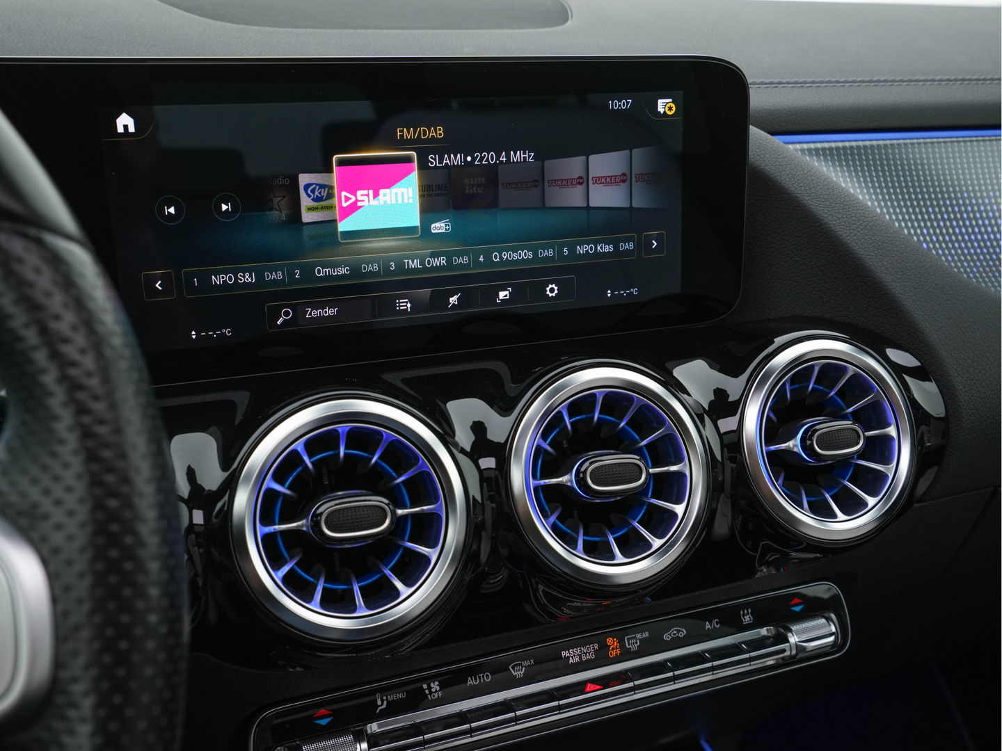 Mercedes-Benz EQA 250 Edition-1 Sport-Pack 67 kWh [ 3-Fase ] {SOH-95% } *PANO | HEAD-UP | DISTRONIC-PLUS | BURMESTER-AUDIO | WIDE-SCREEN-DIGI-COCKPIT | FULL-LED | FUFLL-LEATHER | MEMORY-PACK | TOP-VIEW | NAVI-FULLMAP | DAB+ | KEYLESS | HEATED-SPORTSEAT