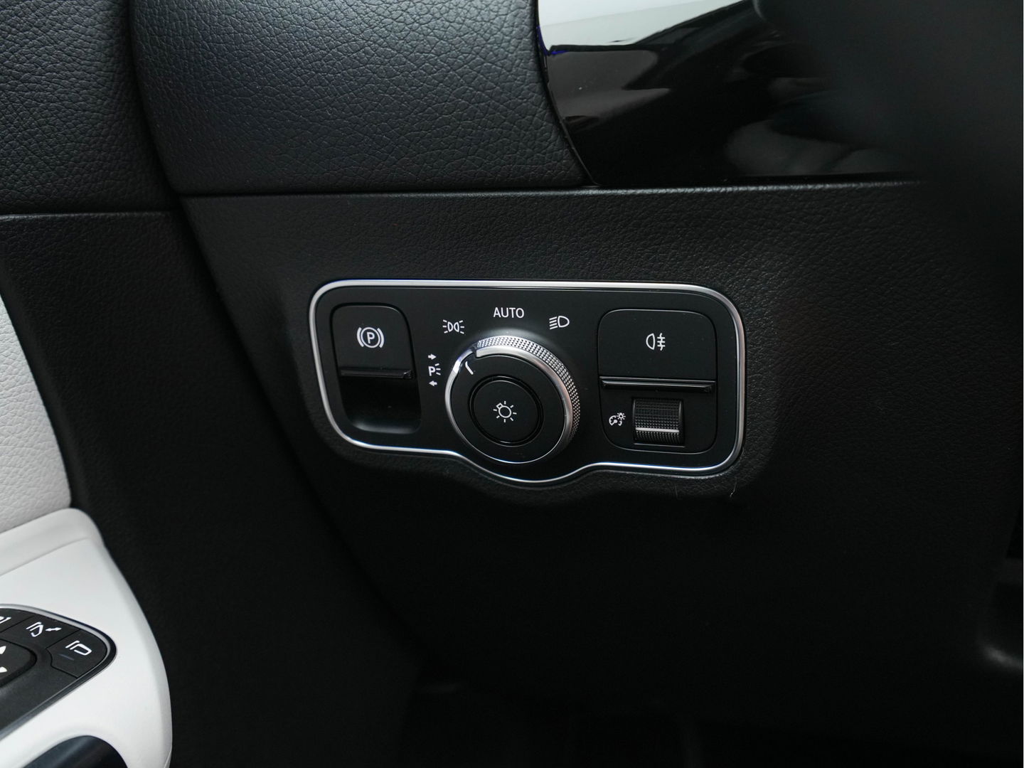 Mercedes-Benz EQA 250 Edition-1 Sport-Pack 67 kWh [ 3-Fase ] *PANO | HEAD-UP | DISTRONIC-PLUS | BURMESTER-AUDIO | WIDE-SCREEN-DIGI-COCKPIT | FULL-LED | FUFLL-LEATHER | MEMORY-PACK | TOP-VIEW | NAVI-FULLMAP | DAB+ | KEYLESS | HEATED-SPORTSEAT