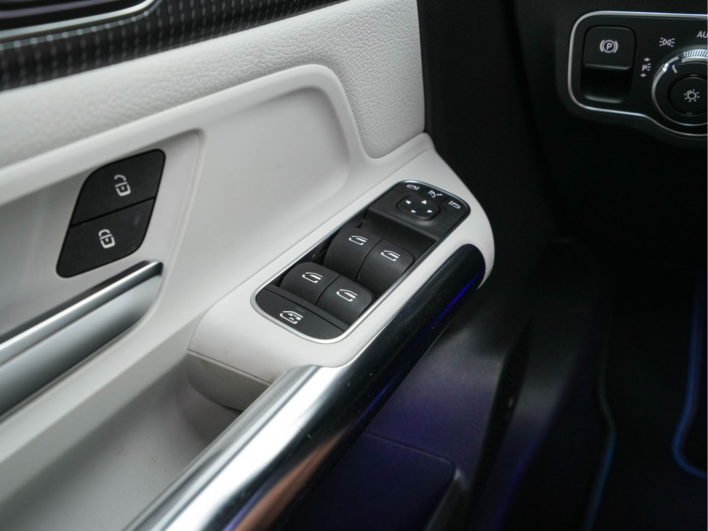 Mercedes-Benz EQA 250 Edition-1 Sport-Pack 67 kWh [ 3-Fase ] {SOH-95% } *PANO | HEAD-UP | DISTRONIC-PLUS | BURMESTER-AUDIO | WIDE-SCREEN-DIGI-COCKPIT | FULL-LED | FUFLL-LEATHER | MEMORY-PACK | TOP-VIEW | NAVI-FULLMAP | DAB+ | KEYLESS | HEATED-SPORTSEAT