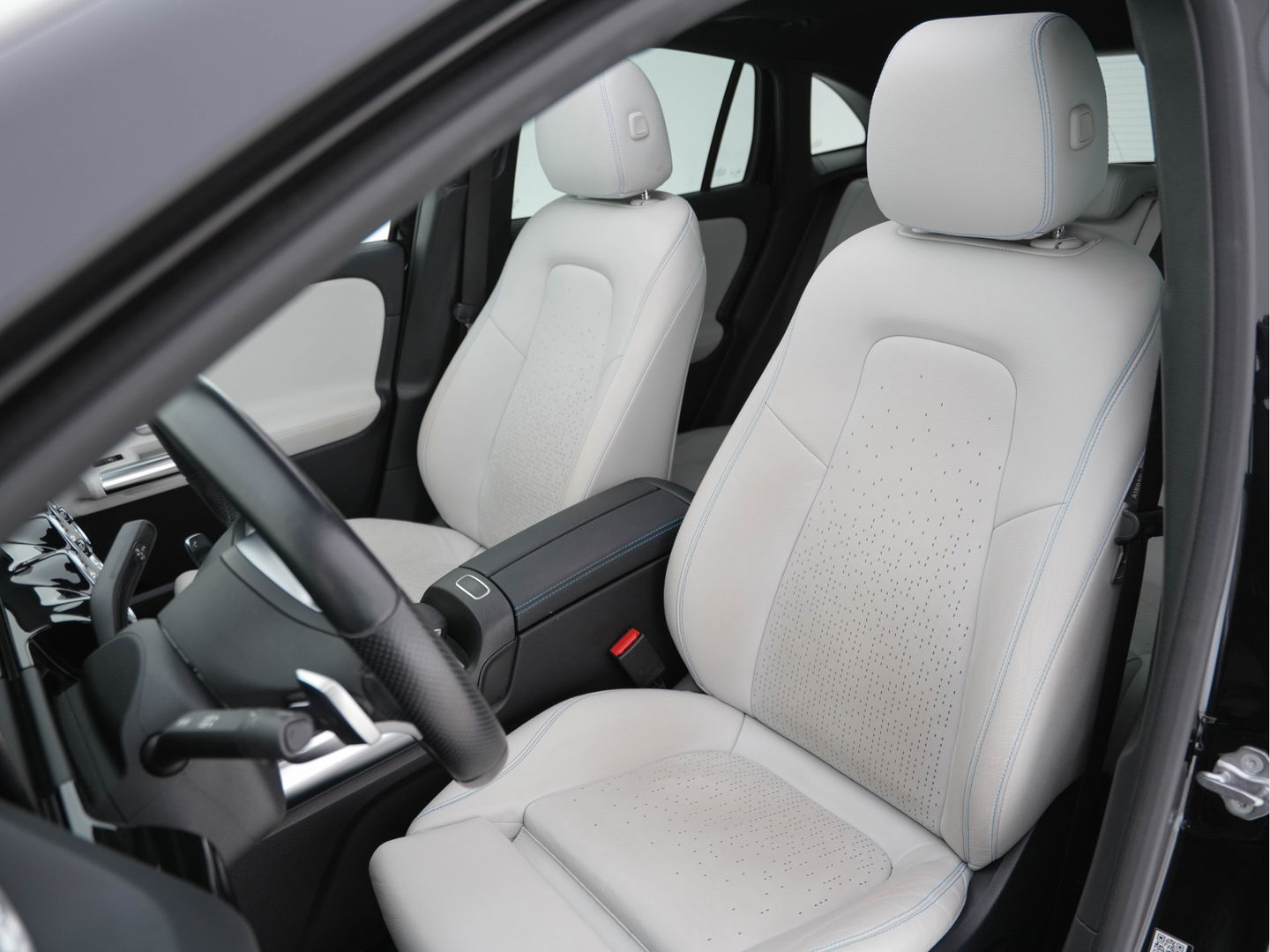 Mercedes-Benz EQA 250 Edition-1 Sport-Pack 67 kWh [ 3-Fase ] {SOH-95% } *PANO | HEAD-UP | DISTRONIC-PLUS | BURMESTER-AUDIO | WIDE-SCREEN-DIGI-COCKPIT | FULL-LED | FUFLL-LEATHER | MEMORY-PACK | TOP-VIEW | NAVI-FULLMAP | DAB+ | KEYLESS | HEATED-SPORTSEAT