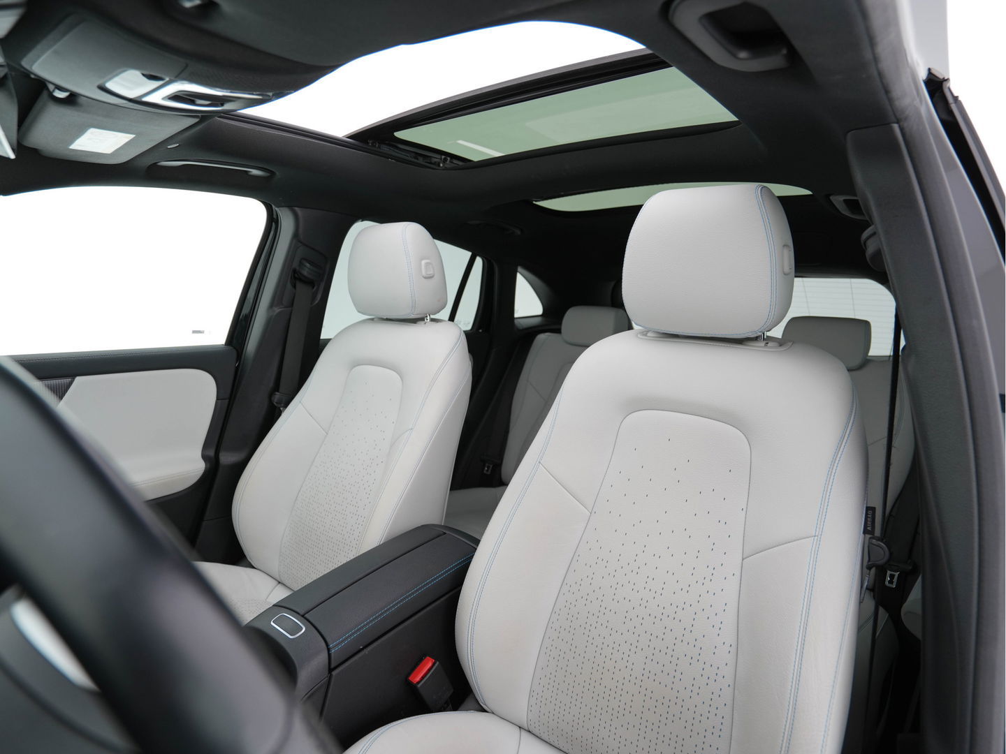 Mercedes-Benz EQA 250 Edition-1 Sport-Pack 67 kWh [ 3-Fase ] *PANO | HEAD-UP | DISTRONIC-PLUS | BURMESTER-AUDIO | WIDE-SCREEN-DIGI-COCKPIT | FULL-LED | FUFLL-LEATHER | MEMORY-PACK | TOP-VIEW | NAVI-FULLMAP | DAB+ | KEYLESS | HEATED-SPORTSEAT