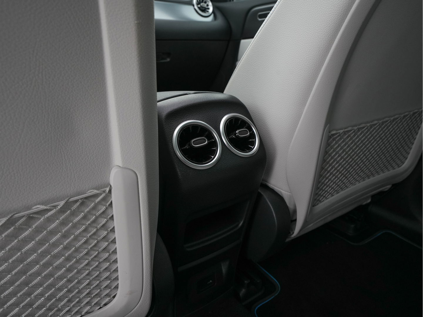 Mercedes-Benz EQA 250 Edition-1 Sport-Pack 67 kWh [ 3-Fase ] *PANO | HEAD-UP | DISTRONIC-PLUS | BURMESTER-AUDIO | WIDE-SCREEN-DIGI-COCKPIT | FULL-LED | FUFLL-LEATHER | MEMORY-PACK | TOP-VIEW | NAVI-FULLMAP | DAB+ | KEYLESS | HEATED-SPORTSEAT