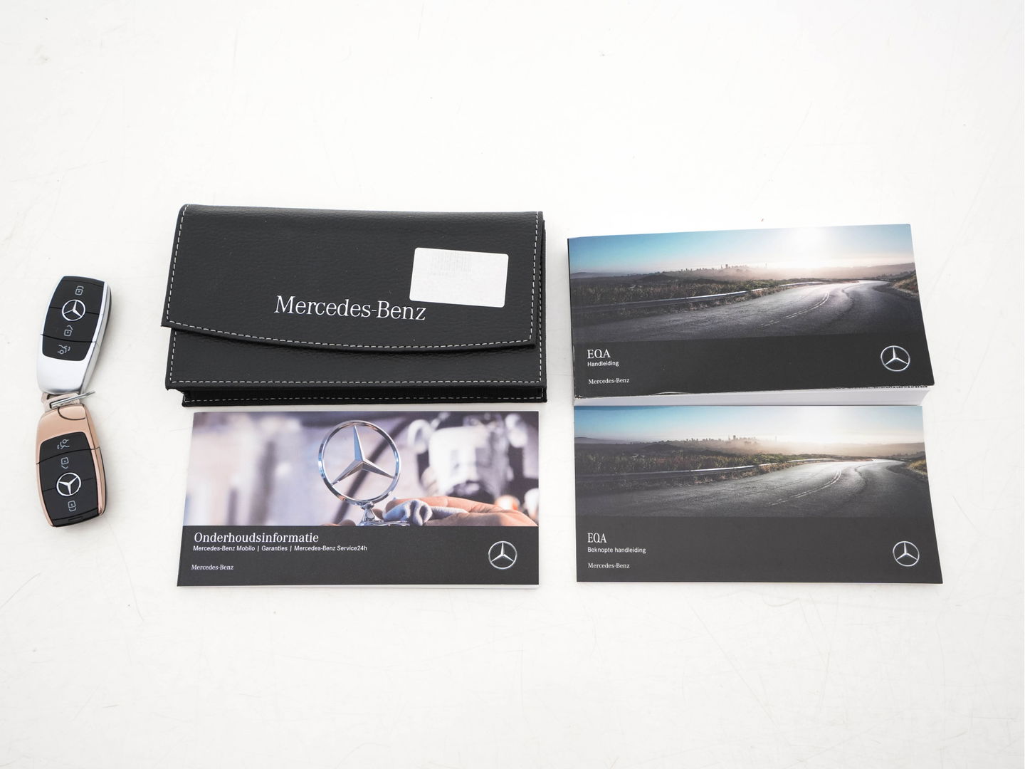 Mercedes-Benz EQA 250 Edition-1 Sport-Pack 67 kWh [ 3-Fase ] {SOH-95% } *PANO | HEAD-UP | DISTRONIC-PLUS | BURMESTER-AUDIO | WIDE-SCREEN-DIGI-COCKPIT | FULL-LED | FUFLL-LEATHER | MEMORY-PACK | TOP-VIEW | NAVI-FULLMAP | DAB+ | KEYLESS | HEATED-SPORTSEAT