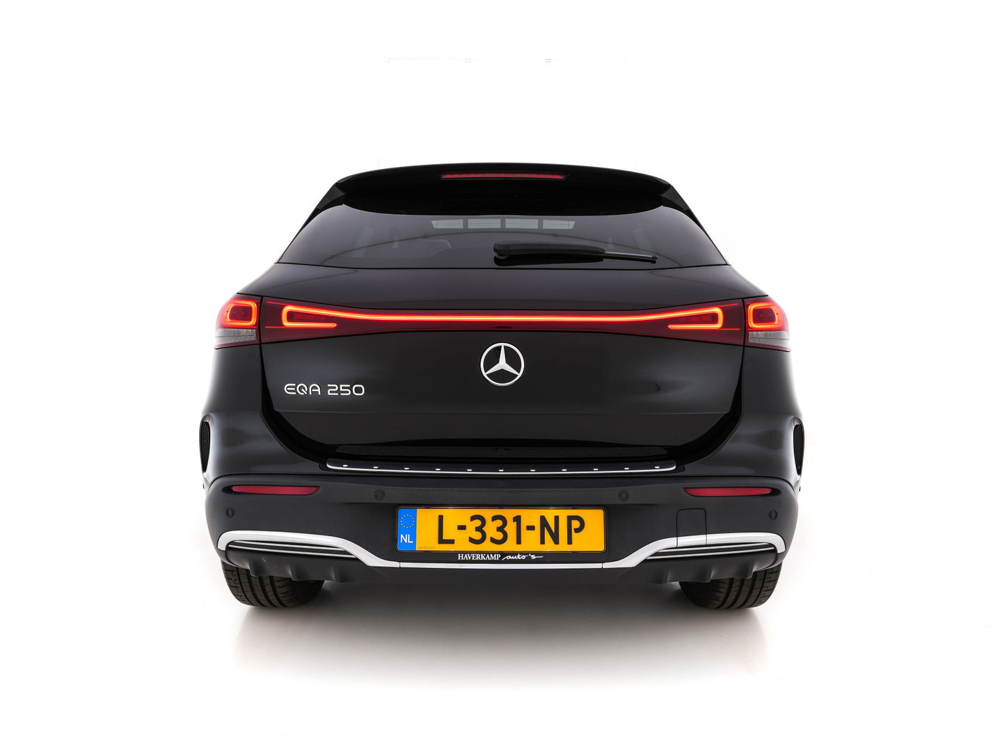 Mercedes-Benz EQA 250 Edition-1 Sport-Pack 67 kWh [ 3-Fase ] {SOH-95% } *PANO | HEAD-UP | DISTRONIC-PLUS | BURMESTER-AUDIO | WIDE-SCREEN-DIGI-COCKPIT | FULL-LED | FUFLL-LEATHER | MEMORY-PACK | TOP-VIEW | NAVI-FULLMAP | DAB+ | KEYLESS | HEATED-SPORTSEAT