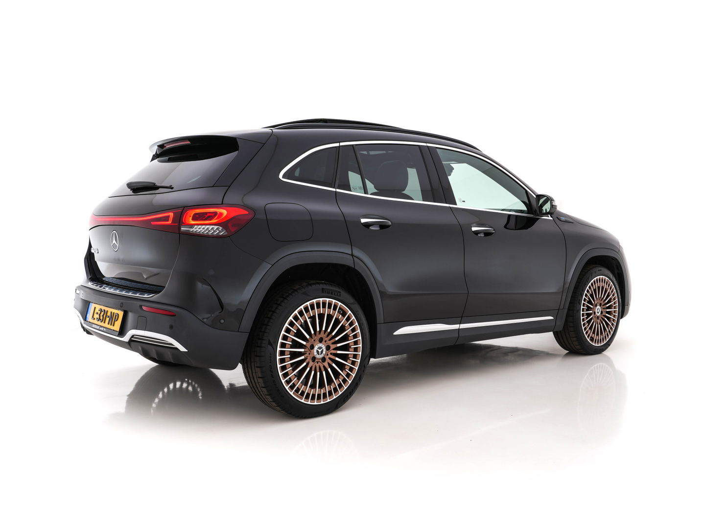 Mercedes-Benz EQA 250 Edition-1 Sport-Pack 67 kWh [ 3-Fase ] *PANO | HEAD-UP | DISTRONIC-PLUS | BURMESTER-AUDIO | WIDE-SCREEN-DIGI-COCKPIT | FULL-LED | FUFLL-LEATHER | MEMORY-PACK | TOP-VIEW | NAVI-FULLMAP | DAB+ | KEYLESS | HEATED-SPORTSEAT