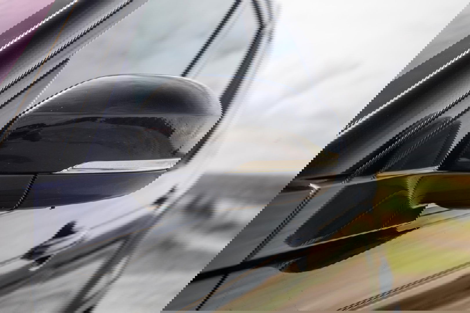 Land Rover Discovery 3.0 Td6 HSE GRIJS KENTEKEN / LEER / NAVI / LUCHTVERING / PANO / TREKHAAK