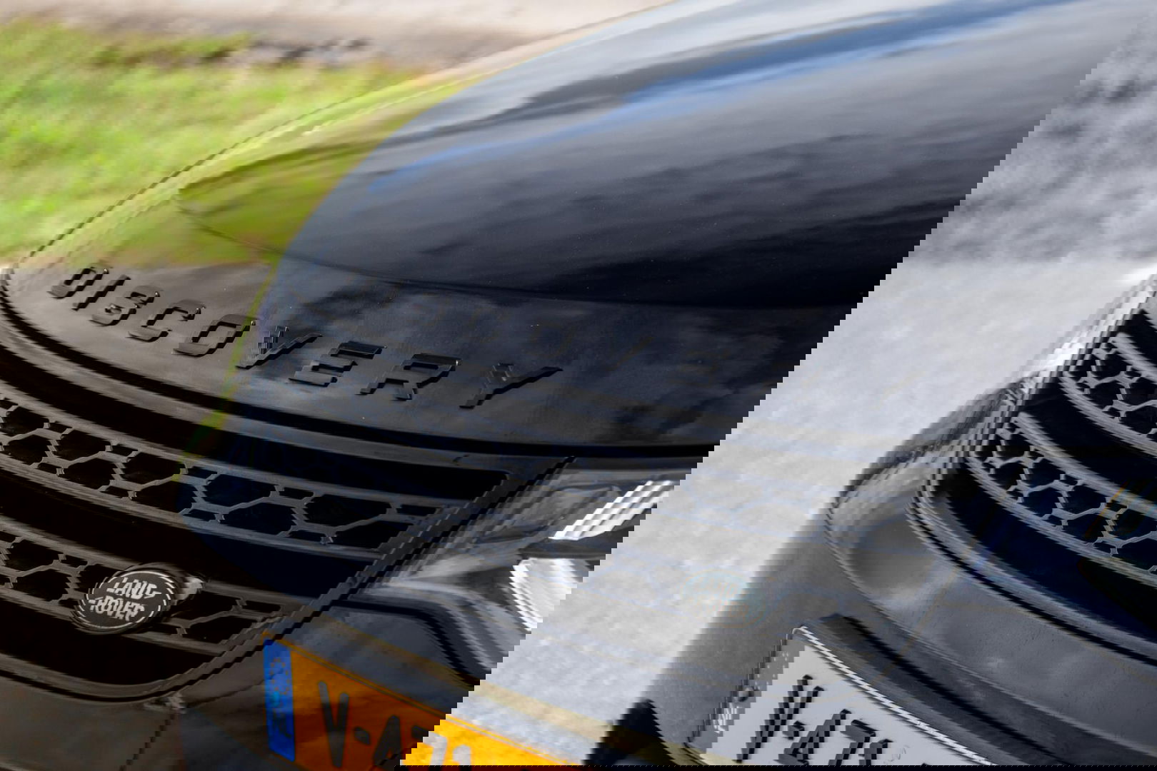 Land Rover Discovery 3.0 Td6 HSE GRIJS KENTEKEN / LEER / NAVI / LUCHTVERING / PANO / TREKHAAK