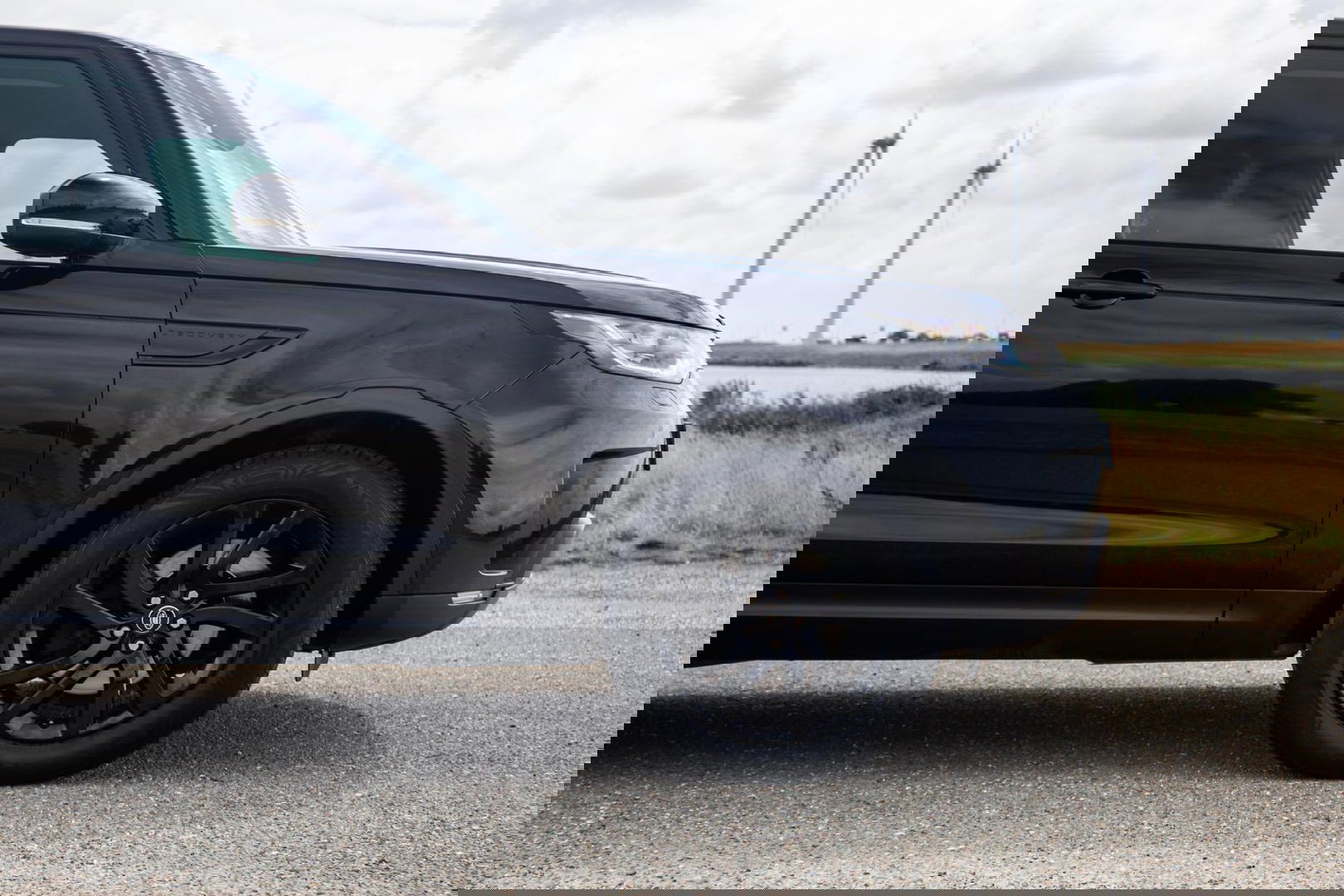 Land Rover Discovery 3.0 Td6 HSE GRIJS KENTEKEN / LEER / NAVI / LUCHTVERING / PANO / TREKHAAK