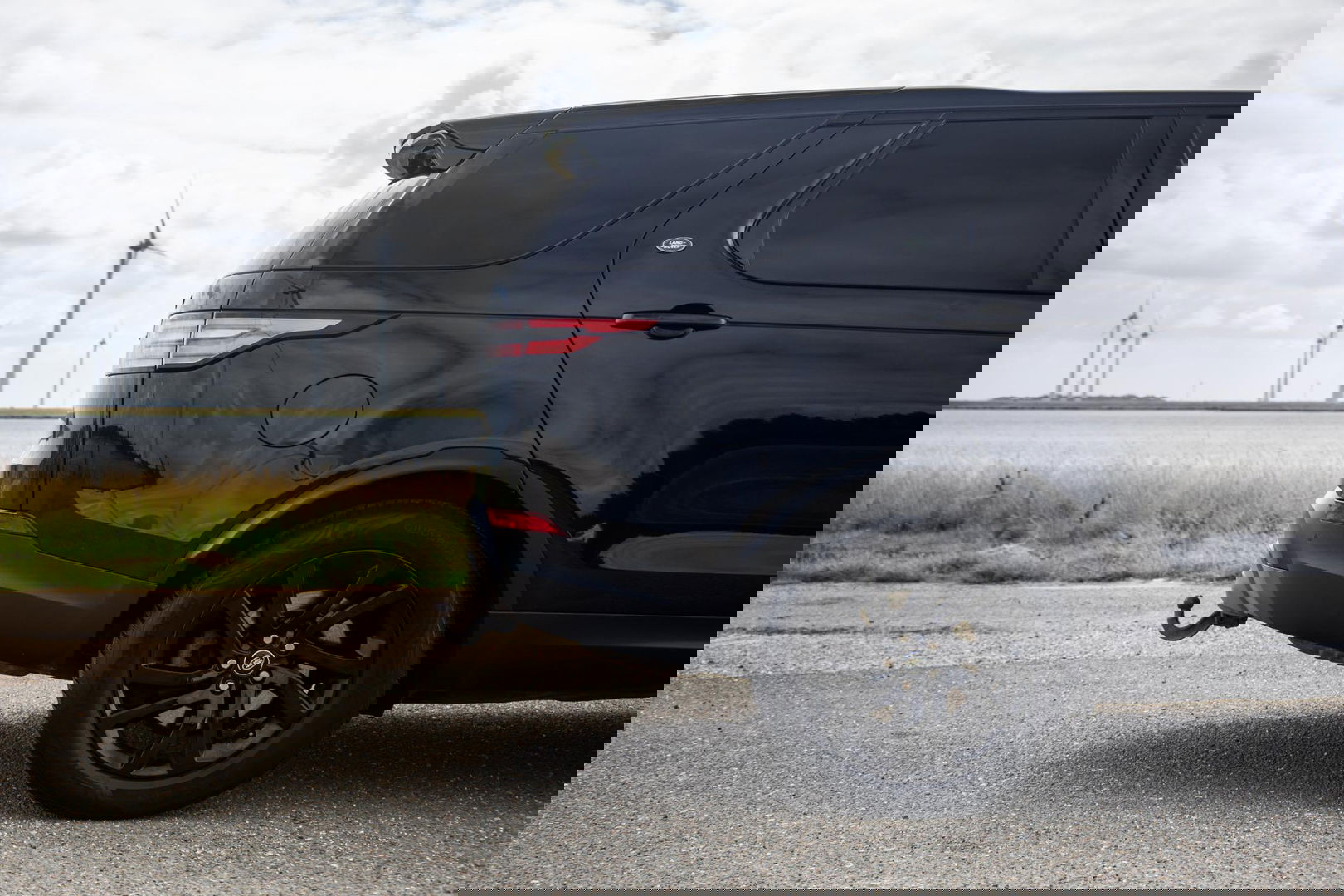 Land Rover Discovery 3.0 Td6 HSE GRIJS KENTEKEN / LEER / NAVI / LUCHTVERING / PANO / TREKHAAK