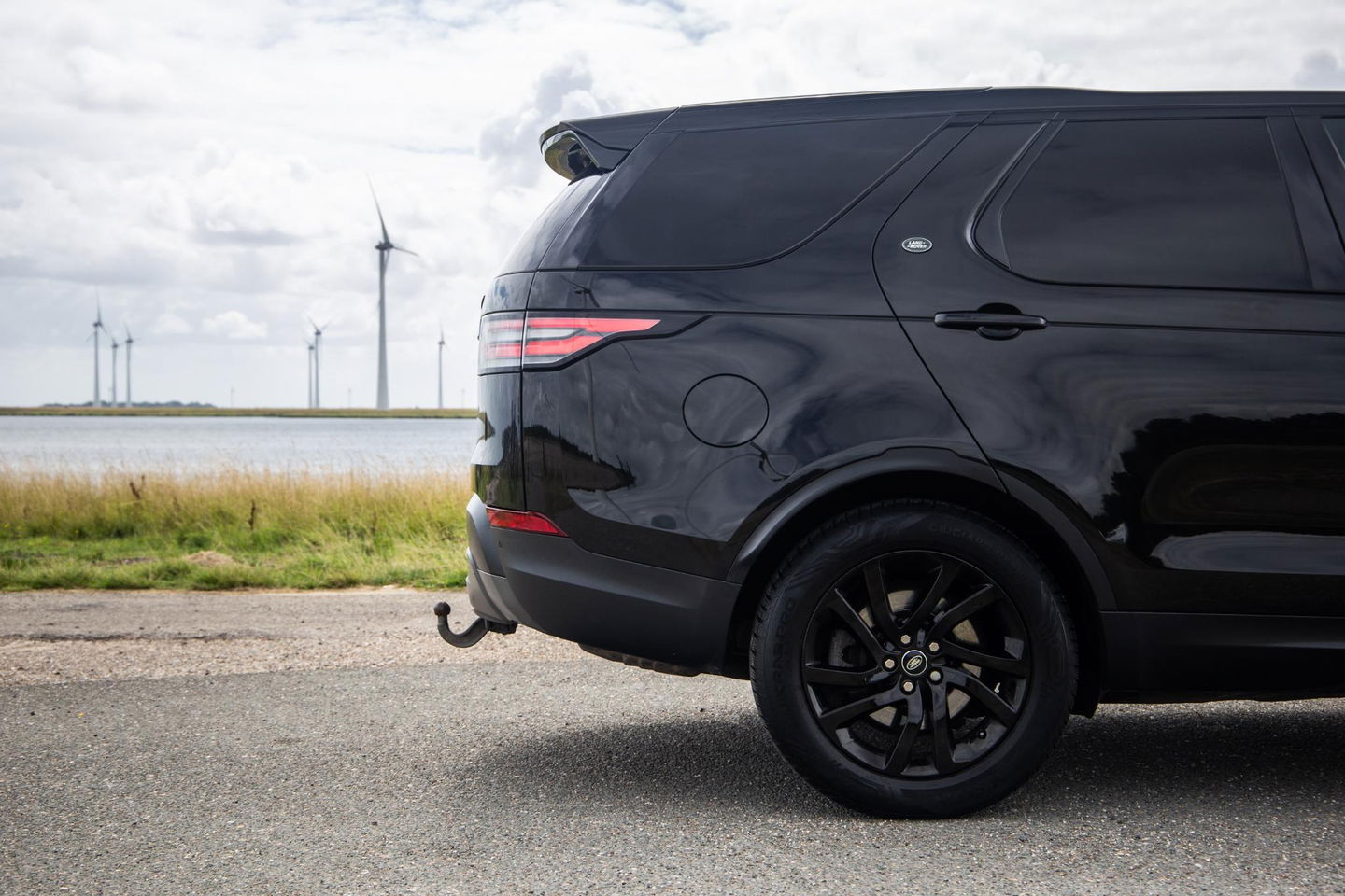 Land Rover Discovery 3.0 Td6 HSE GRIJS KENTEKEN / LEER / NAVI / LUCHTVERING / PANO / TREKHAAK