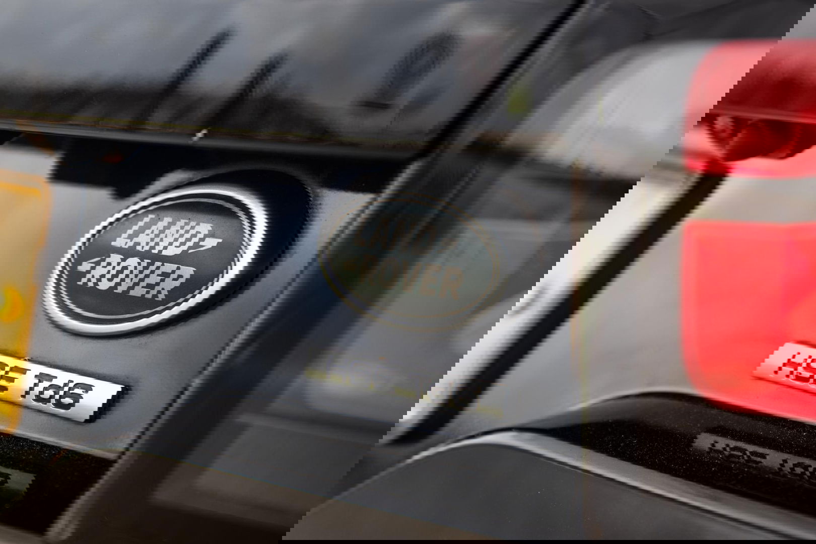 Land Rover Discovery 3.0 Td6 HSE GRIJS KENTEKEN / LEER / NAVI / LUCHTVERING / PANO / TREKHAAK