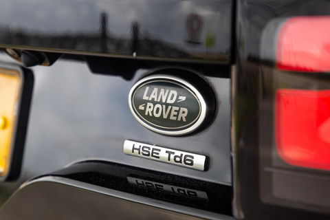 Land Rover Discovery 3.0 Td6 HSE GRIJS KENTEKEN / LEER / NAVI / LUCHTVERING / PANO / TREKHAAK