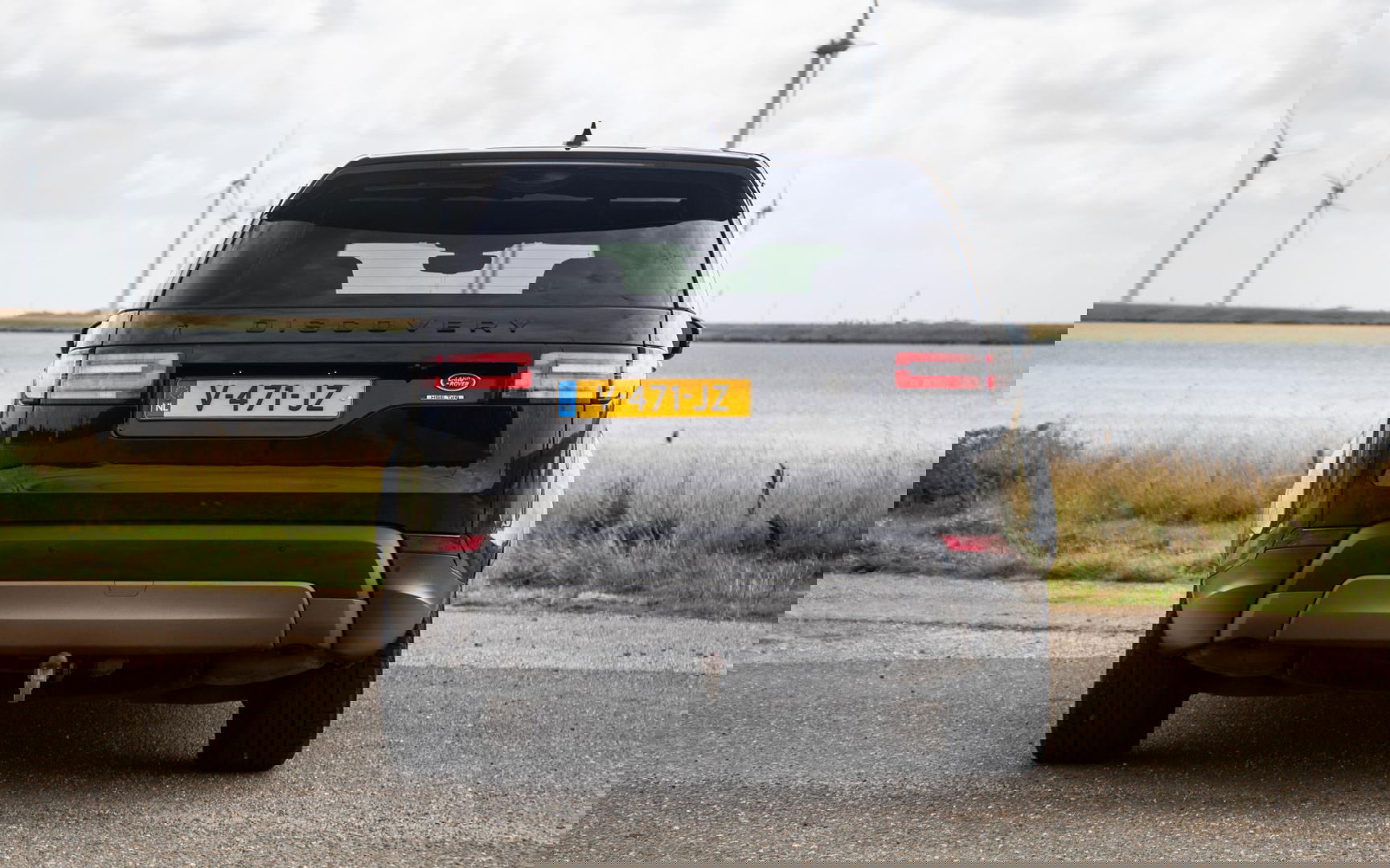 Land Rover Discovery 3.0 Td6 HSE GRIJS KENTEKEN / LEER / NAVI / LUCHTVERING / PANO / TREKHAAK