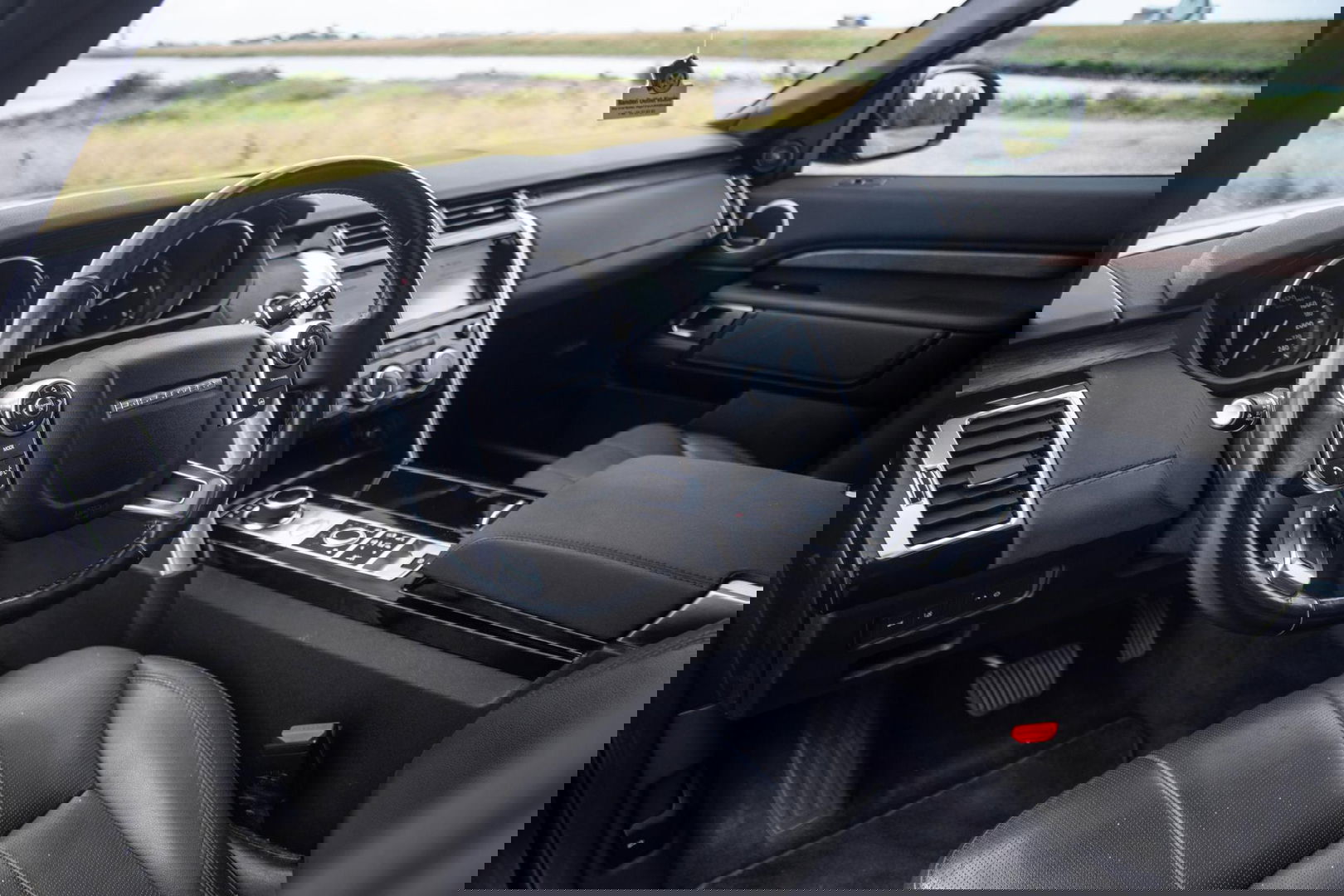 Land Rover Discovery 3.0 Td6 HSE GRIJS KENTEKEN / LEER / NAVI / LUCHTVERING / PANO / TREKHAAK