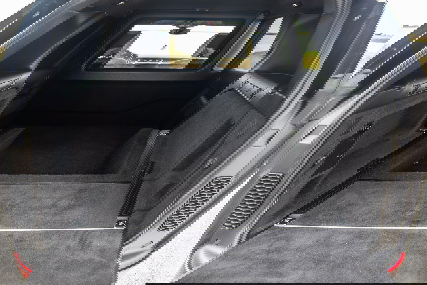 Land Rover Discovery 3.0 Td6 HSE GRIJS KENTEKEN / LEER / NAVI / LUCHTVERING / PANO / TREKHAAK