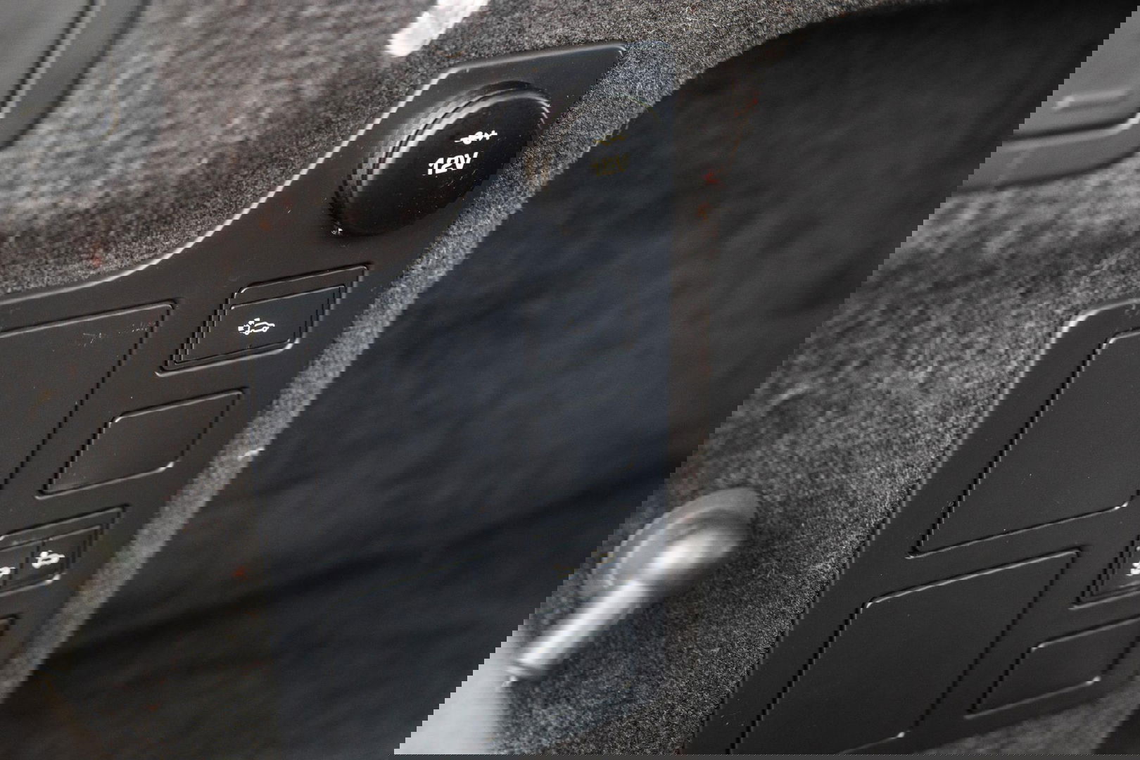 Land Rover Discovery 3.0 Td6 HSE GRIJS KENTEKEN / LEER / NAVI / LUCHTVERING / PANO / TREKHAAK