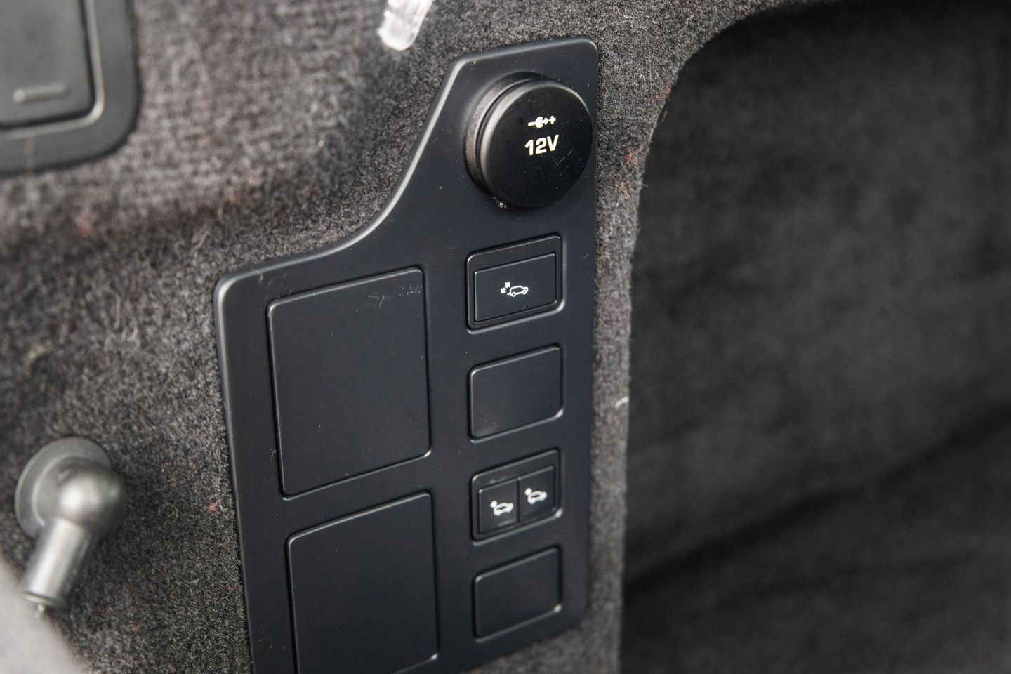 Land Rover Discovery 3.0 Td6 HSE GRIJS KENTEKEN / LEER / NAVI / LUCHTVERING / PANO / TREKHAAK