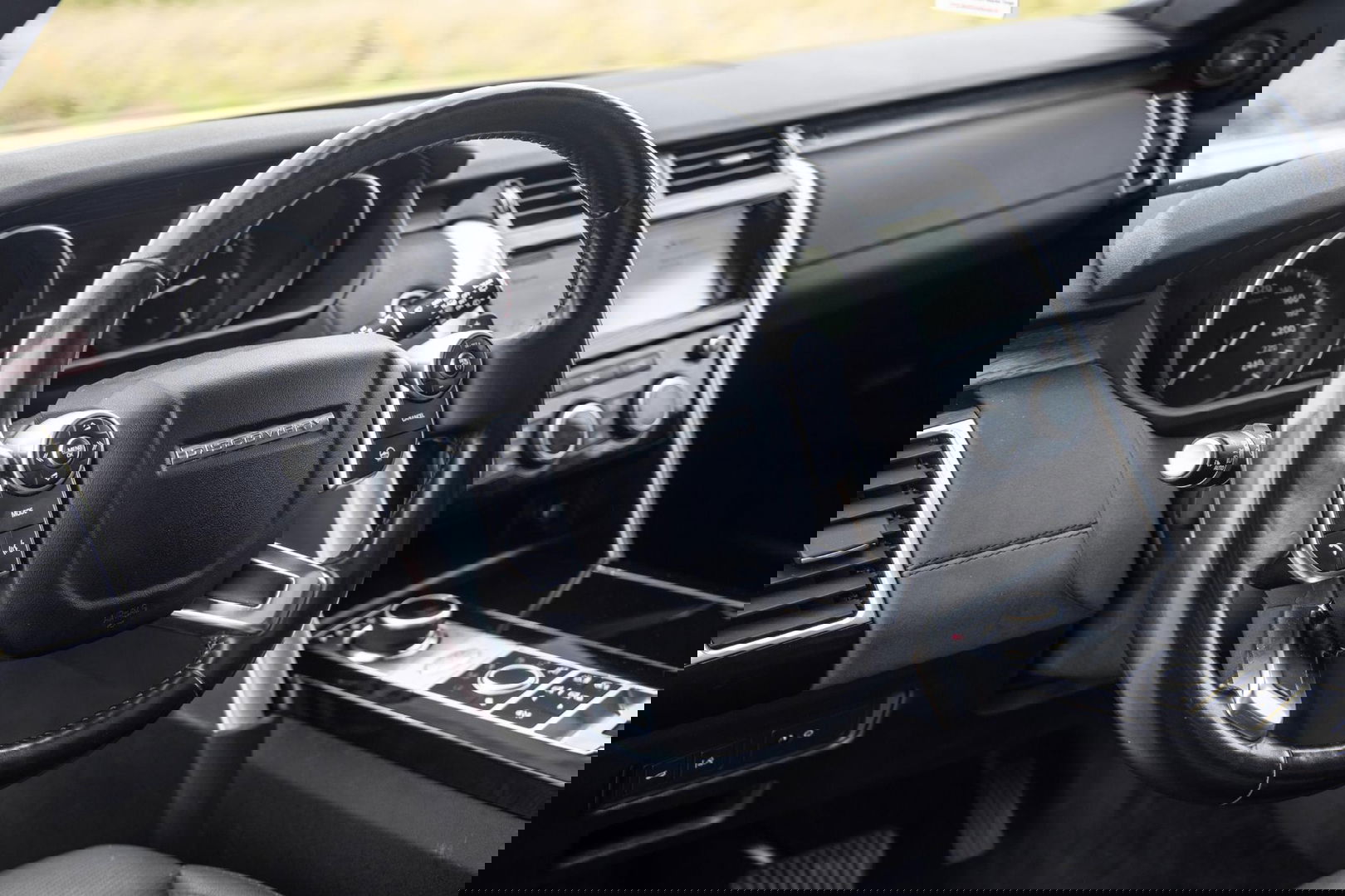 Land Rover Discovery 3.0 Td6 HSE GRIJS KENTEKEN / LEER / NAVI / LUCHTVERING / PANO / TREKHAAK