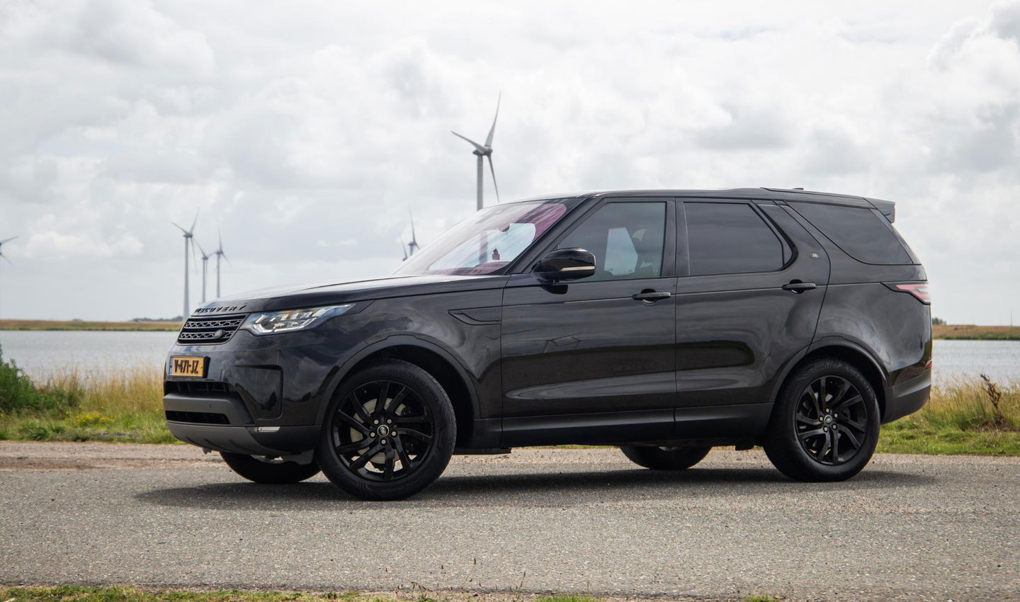 Land Rover Discovery 3.0 Td6 HSE GRIJS KENTEKEN / LEER / NAVI / LUCHTVERING / PANO / TREKHAAK