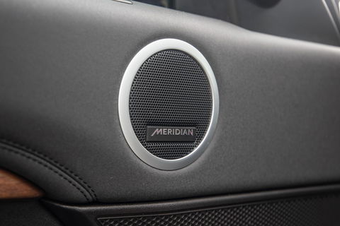 Land Rover Discovery 3.0 Td6 HSE GRIJS KENTEKEN / LEER / NAVI / LUCHTVERING / PANO / TREKHAAK