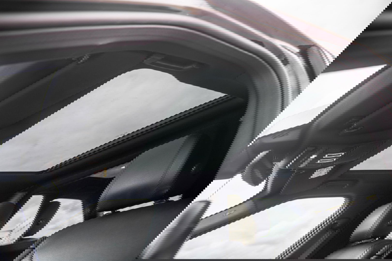 Land Rover Discovery 3.0 Td6 HSE GRIJS KENTEKEN / LEER / NAVI / LUCHTVERING / PANO / TREKHAAK