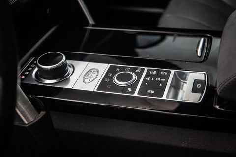 Land Rover Discovery 3.0 Td6 HSE GRIJS KENTEKEN / LEER / NAVI / LUCHTVERING / PANO / TREKHAAK