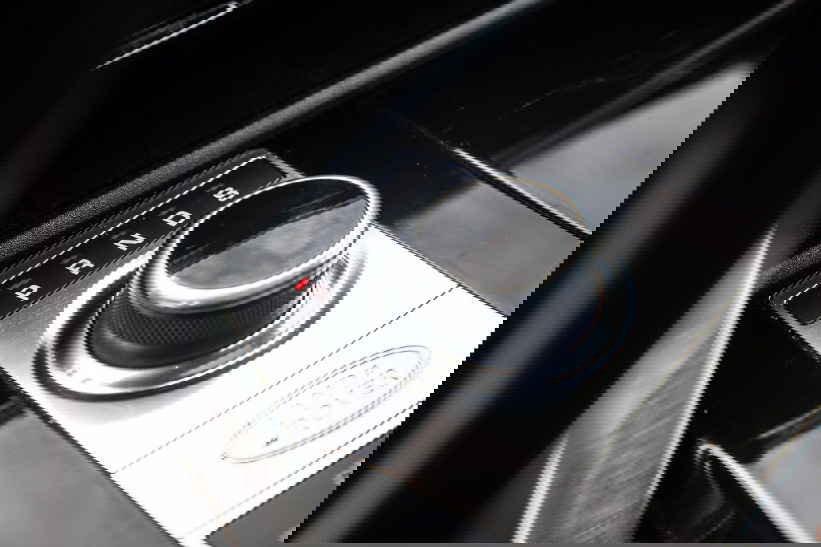 Land Rover Discovery 3.0 Td6 HSE GRIJS KENTEKEN / LEER / NAVI / LUCHTVERING / PANO / TREKHAAK