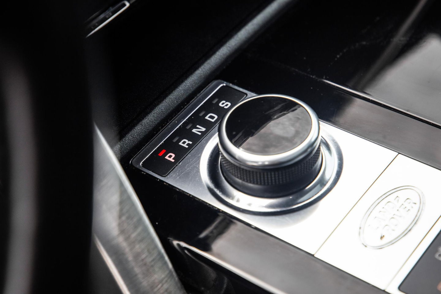 Land Rover Discovery 3.0 Td6 HSE GRIJS KENTEKEN / LEER / NAVI / LUCHTVERING / PANO / TREKHAAK