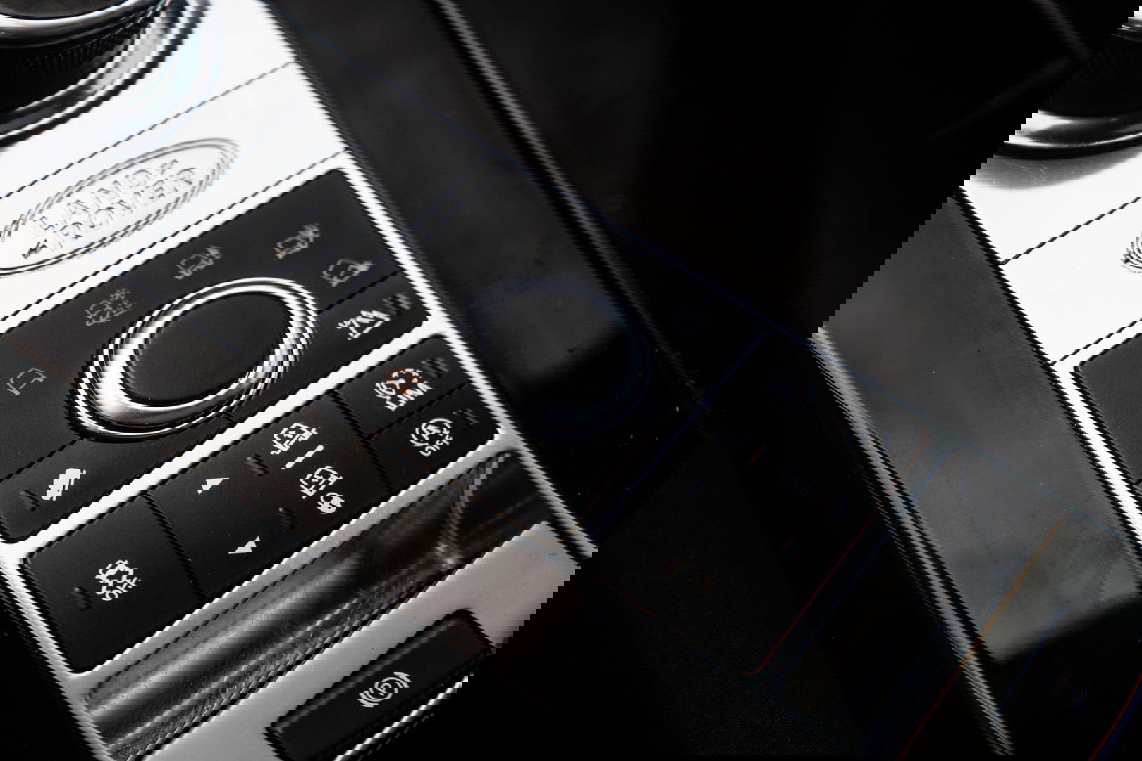 Land Rover Discovery 3.0 Td6 HSE GRIJS KENTEKEN / LEER / NAVI / LUCHTVERING / PANO / TREKHAAK