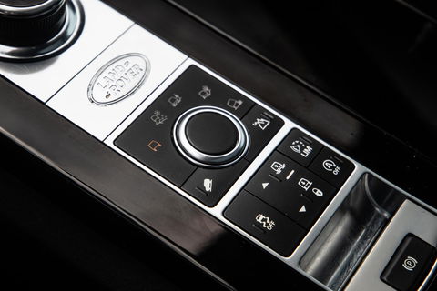 Land Rover Discovery 3.0 Td6 HSE GRIJS KENTEKEN / LEER / NAVI / LUCHTVERING / PANO / TREKHAAK