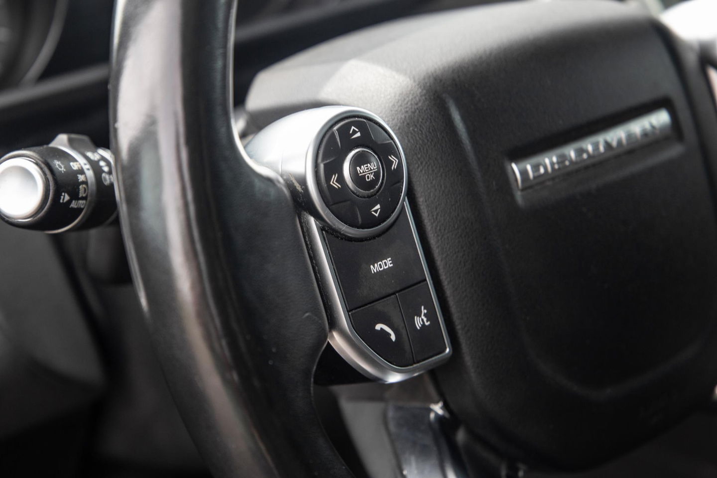 Land Rover Discovery 3.0 Td6 HSE GRIJS KENTEKEN / LEER / NAVI / LUCHTVERING / PANO / TREKHAAK