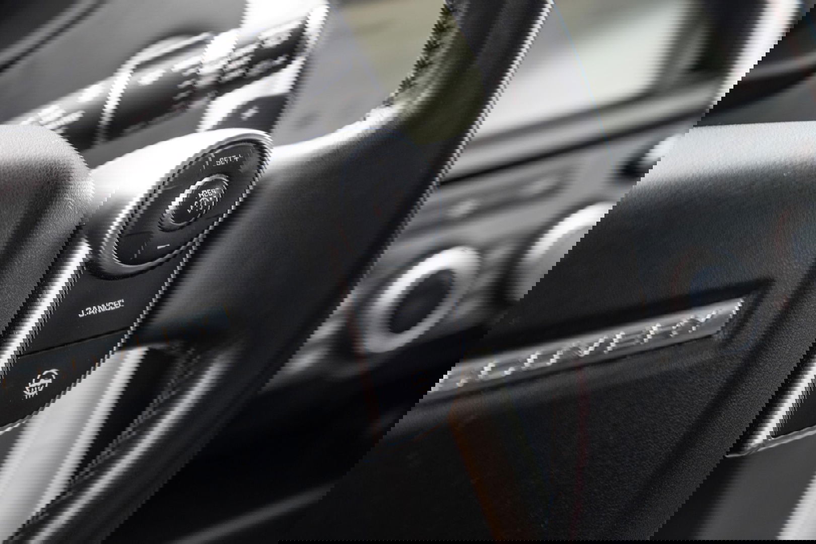 Land Rover Discovery 3.0 Td6 HSE GRIJS KENTEKEN / LEER / NAVI / LUCHTVERING / PANO / TREKHAAK