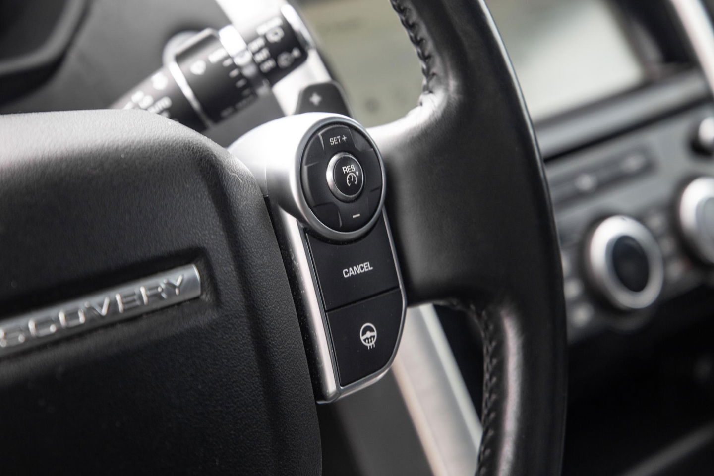 Land Rover Discovery 3.0 Td6 HSE GRIJS KENTEKEN / LEER / NAVI / LUCHTVERING / PANO / TREKHAAK