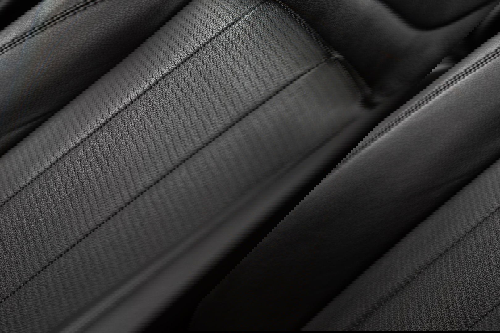 Land Rover Discovery 3.0 Td6 HSE GRIJS KENTEKEN / LEER / NAVI / LUCHTVERING / PANO / TREKHAAK