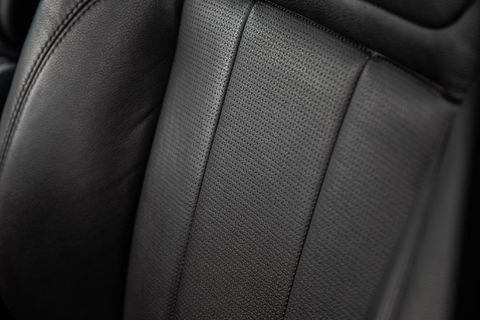 Land Rover Discovery 3.0 Td6 HSE GRIJS KENTEKEN / LEER / NAVI / LUCHTVERING / PANO / TREKHAAK