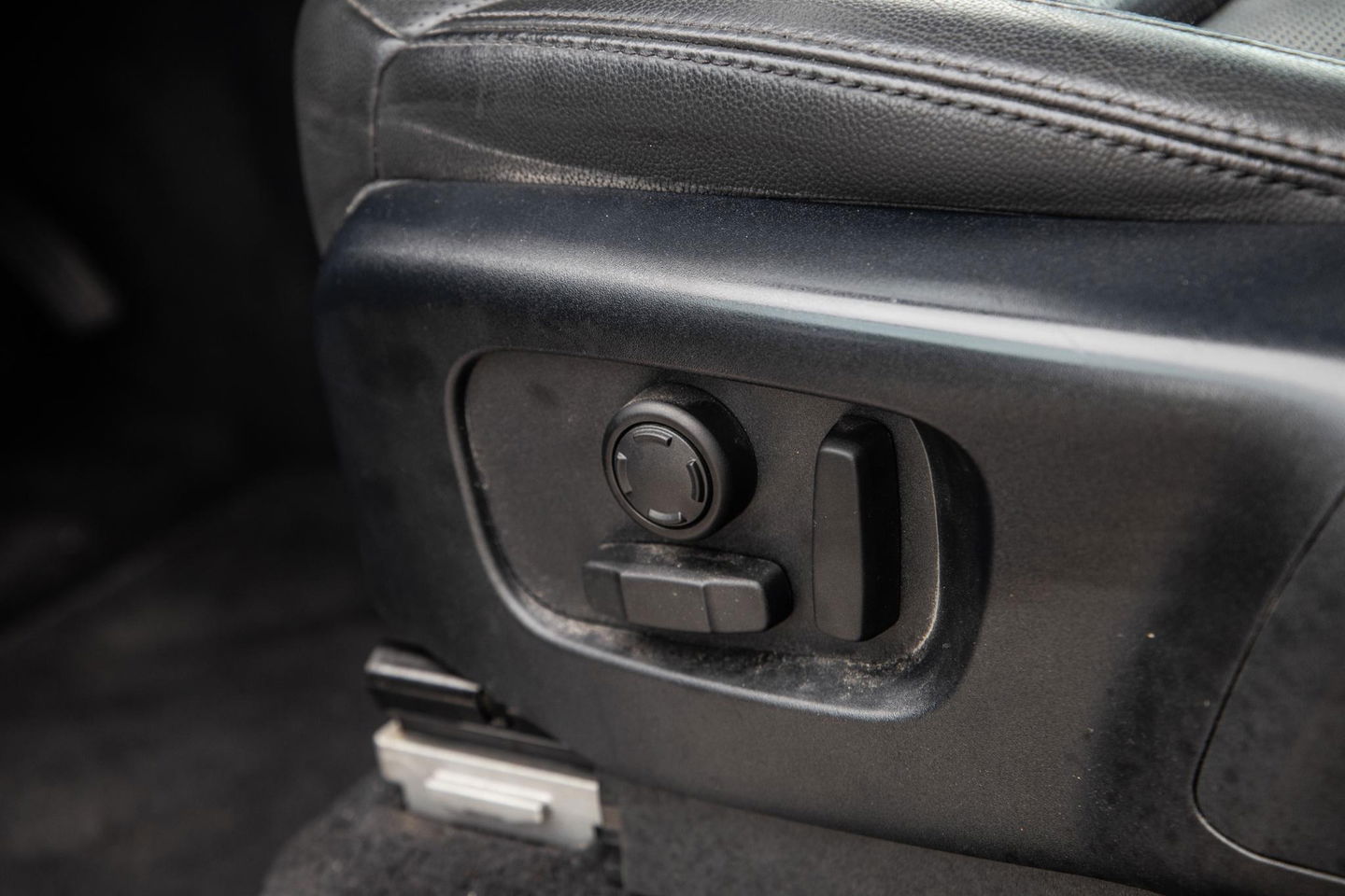 Land Rover Discovery 3.0 Td6 HSE GRIJS KENTEKEN / LEER / NAVI / LUCHTVERING / PANO / TREKHAAK