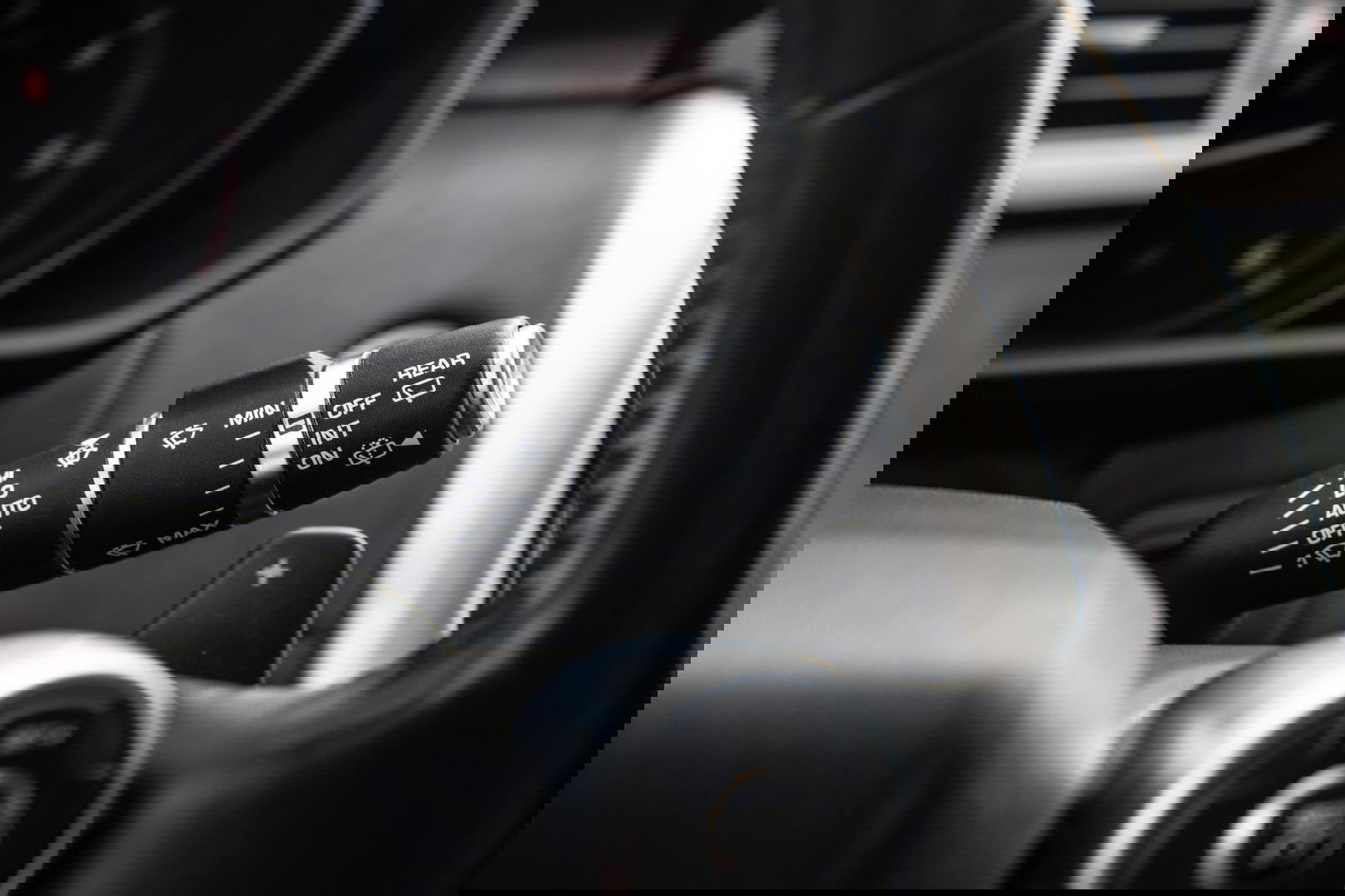 Land Rover Discovery 3.0 Td6 HSE GRIJS KENTEKEN / LEER / NAVI / LUCHTVERING / PANO / TREKHAAK