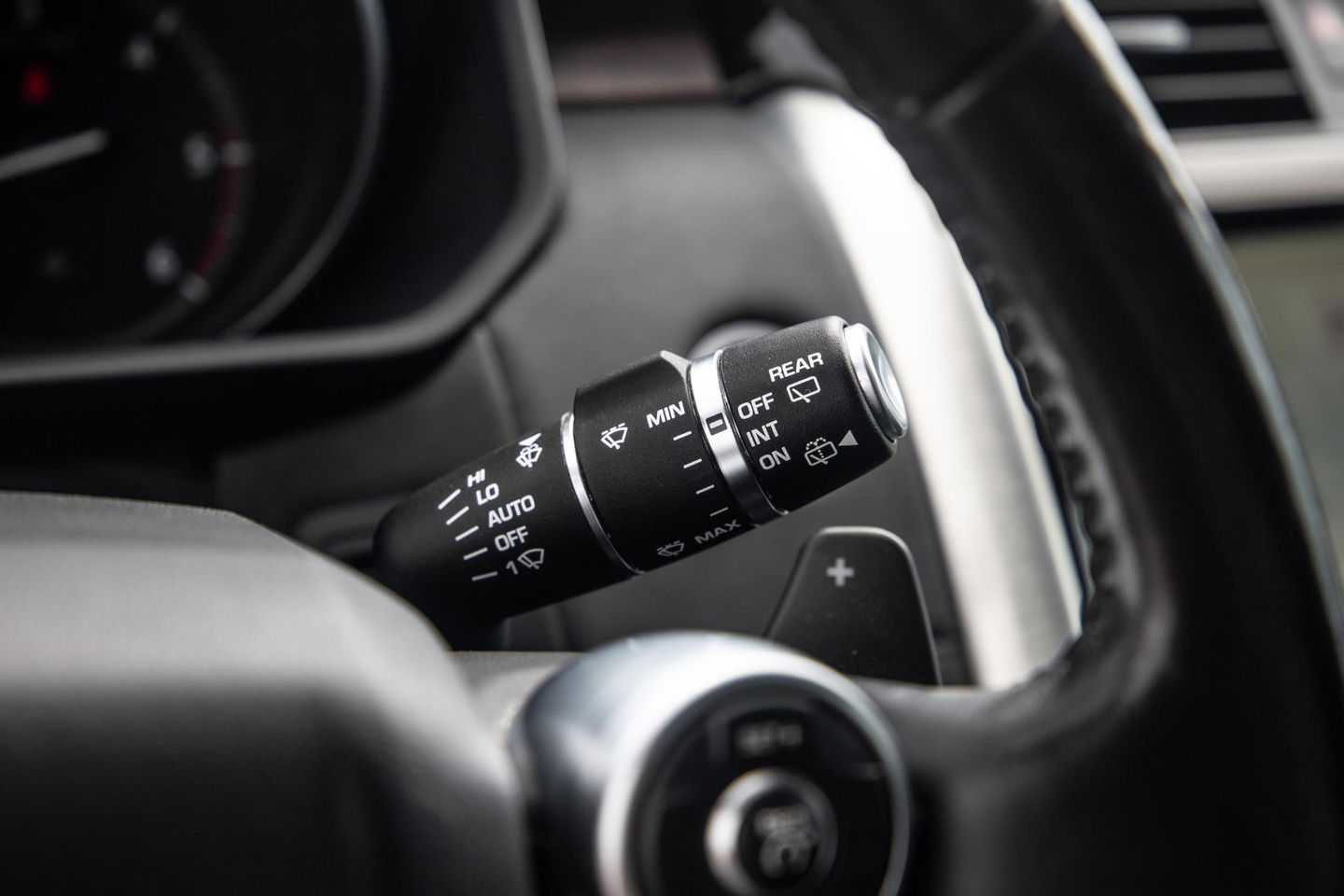 Land Rover Discovery 3.0 Td6 HSE GRIJS KENTEKEN / LEER / NAVI / LUCHTVERING / PANO / TREKHAAK