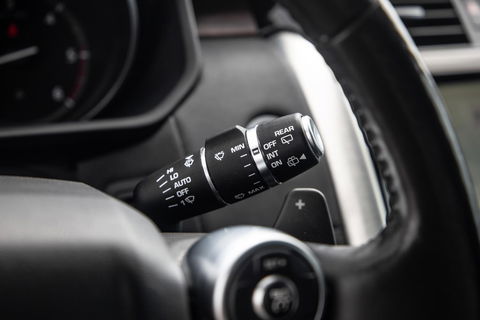 Land Rover Discovery 3.0 Td6 HSE GRIJS KENTEKEN / LEER / NAVI / LUCHTVERING / PANO / TREKHAAK