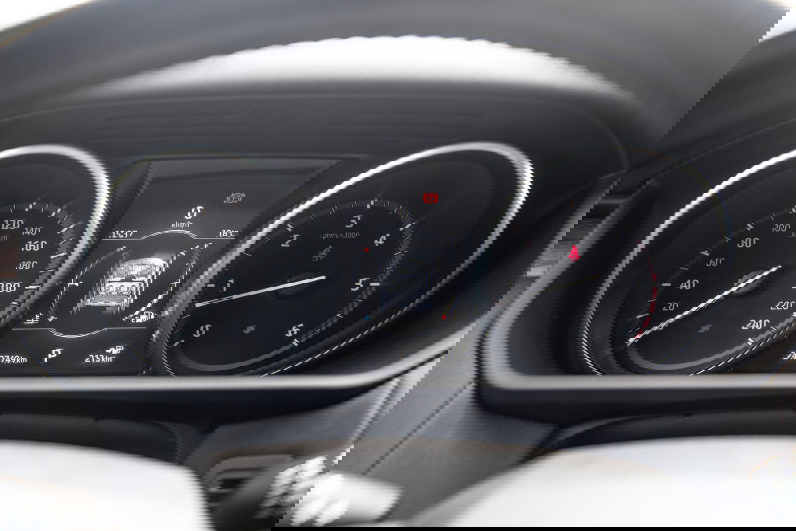 Land Rover Discovery 3.0 Td6 HSE GRIJS KENTEKEN / LEER / NAVI / LUCHTVERING / PANO / TREKHAAK