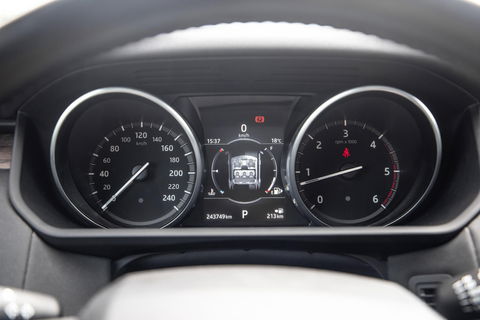 Land Rover Discovery 3.0 Td6 HSE GRIJS KENTEKEN / LEER / NAVI / LUCHTVERING / PANO / TREKHAAK