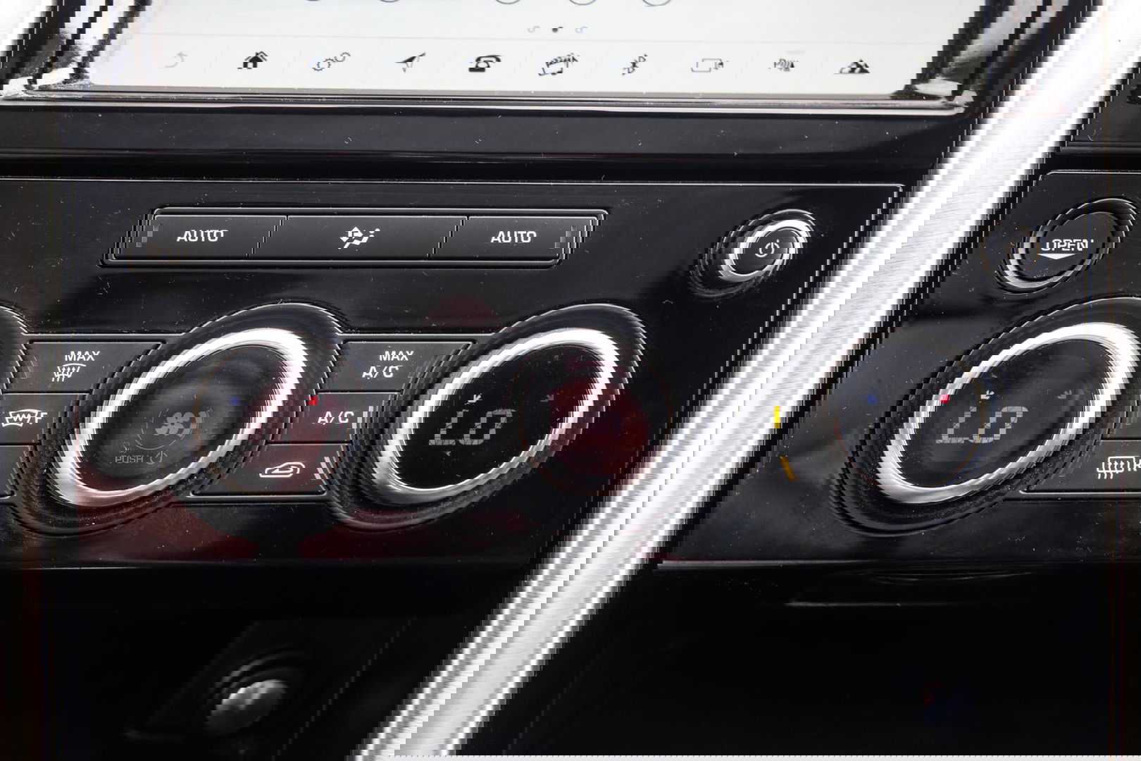 Land Rover Discovery 3.0 Td6 HSE GRIJS KENTEKEN / LEER / NAVI / LUCHTVERING / PANO / TREKHAAK