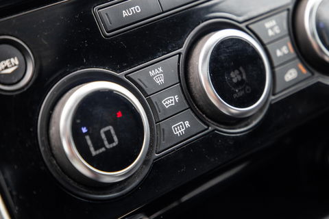 Land Rover Discovery 3.0 Td6 HSE GRIJS KENTEKEN / LEER / NAVI / LUCHTVERING / PANO / TREKHAAK